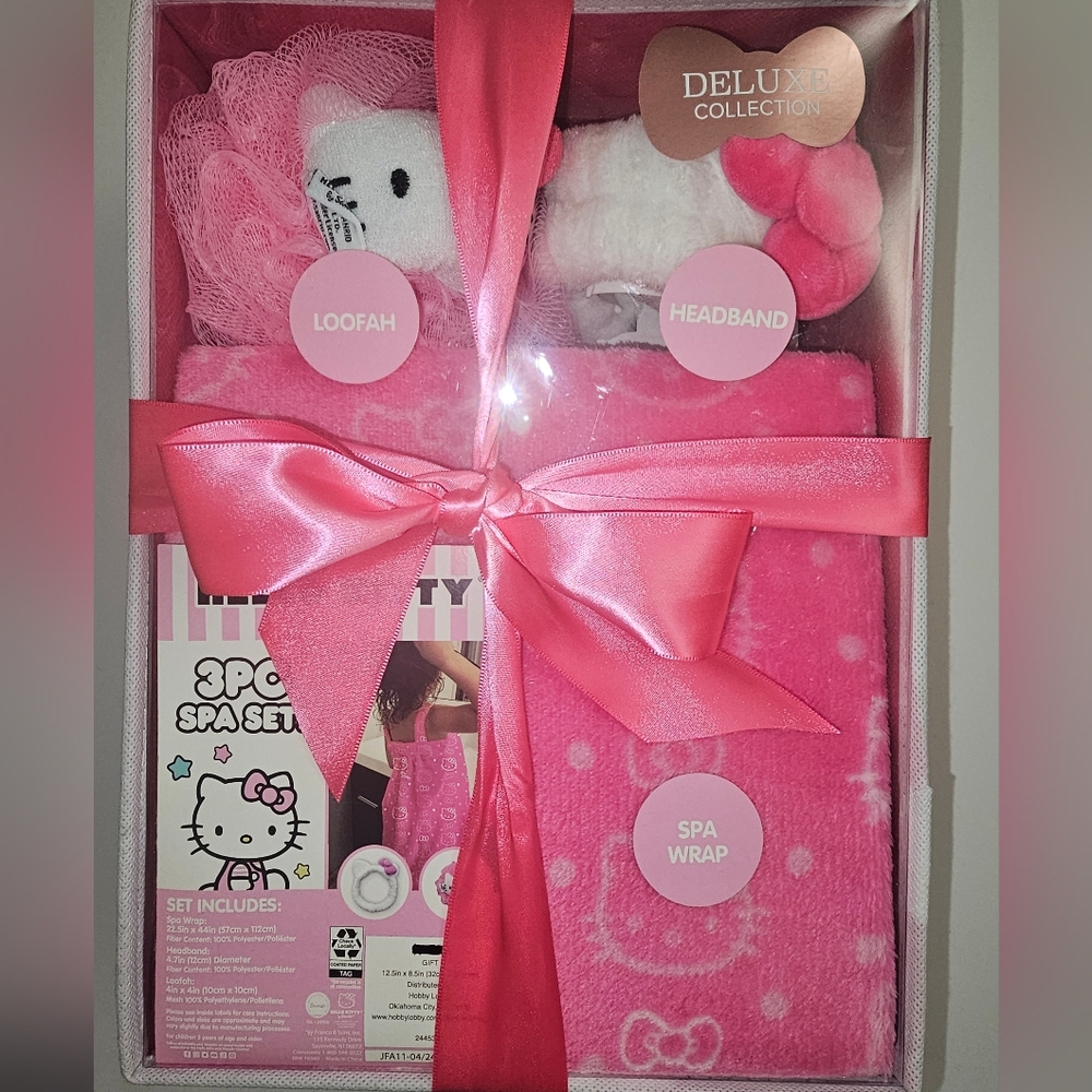 Hello Kitty Girls 3PC Spa Bath Set Spa Headband, Spa Wrap, And Mesh Sponge NIB